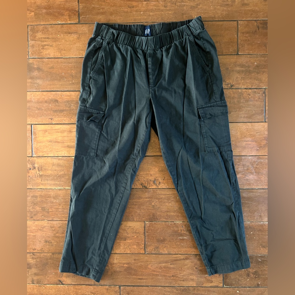 Gap, black size large, cargo ankle pant
